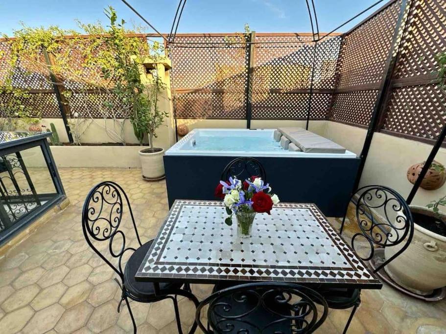 Riad Art De Vivre Avec Jacuzzi مراكش المظهر الخارجي الصورة
